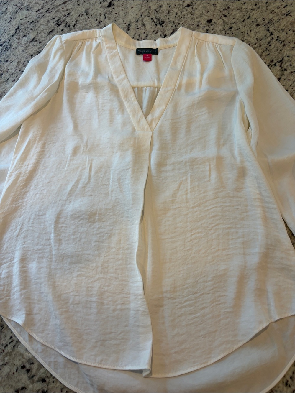 Vince Camuto Cream V-Neck Long Sleeve Blouse